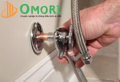 van khóa bồn cầu